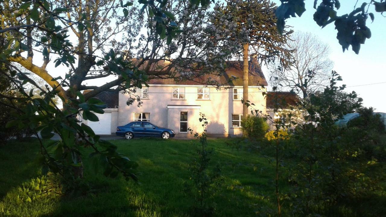 לינה וארוחת בוקר Aghalee Lisieux House On Lough Neagh מראה חיצוני תמונה